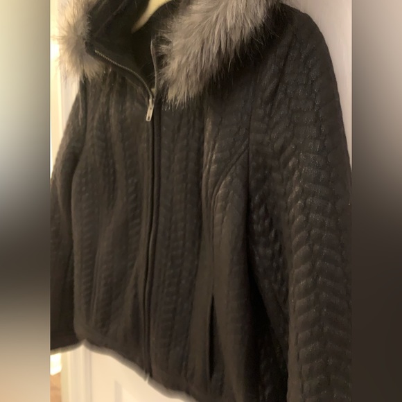 Outdoor Edition by Parkhurst….black quilted style coat….faux fur lining - Picture 4 of 13